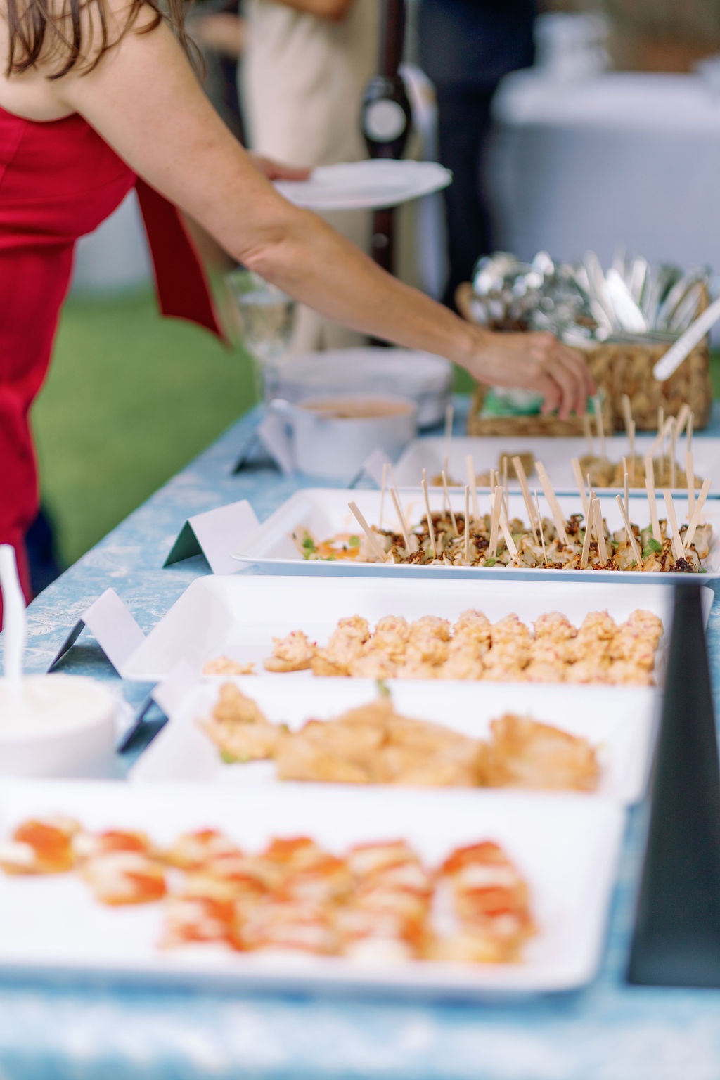 Intimate Savannah Backyard Wedding reception cocktail hour